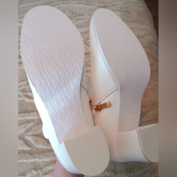 Sekayisore White Low-Heeled Chelsea Ankle Boots Side Zipper Size 8.5 - Picture 6 of 7